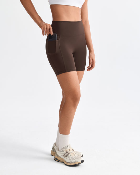 No Front Seam Shorts with Pockets 6''